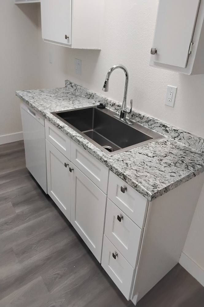  Rent an apartment today and make this 2 bed 1 bath empty 6 your new apartment home.